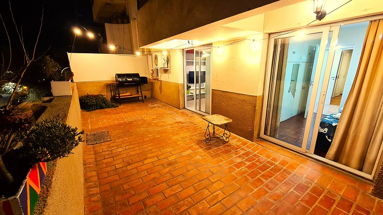 Depto amplio y centrico,terraza privada c/parrilla