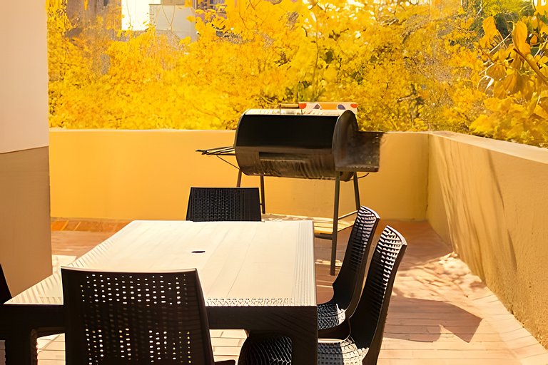 Depto amplio y centrico,terraza privada c/parrilla