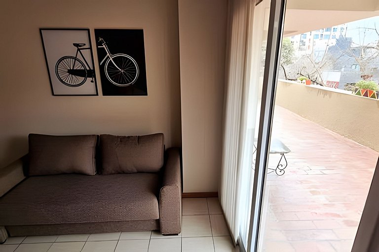 Depto amplio y centrico,terraza privada c/parrilla
