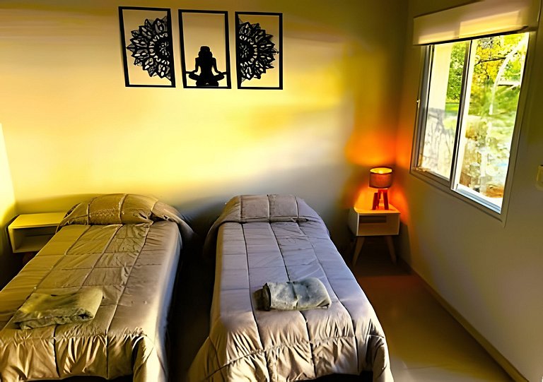Cálida hab. c/baño privado y vista al jardín