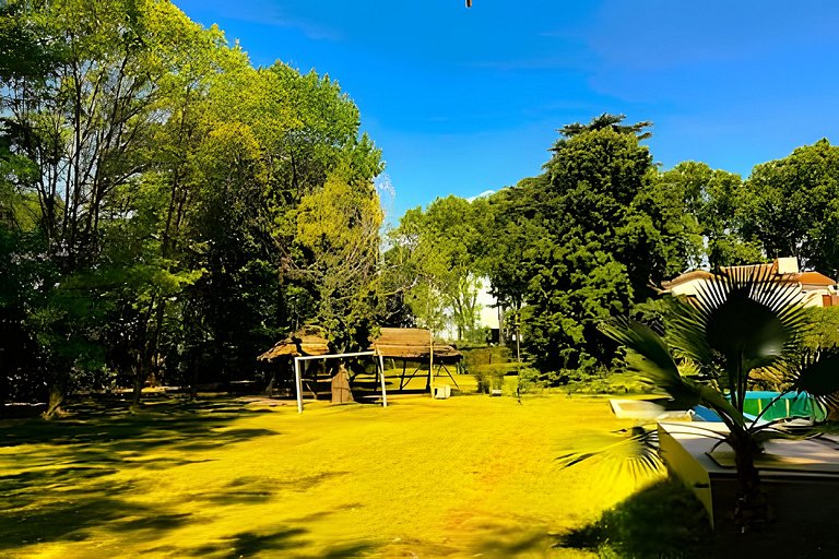 Cálida hab. c/baño privado y vista al jardín