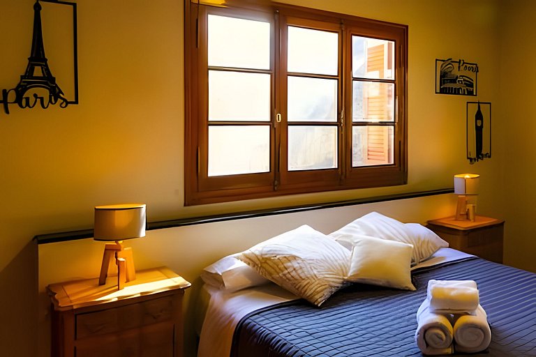 Cálida hab. c/baño privado y vista al jardín