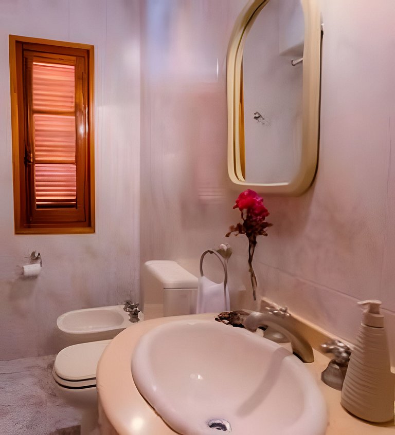 Cálida hab. c/baño privado y vista al jardín