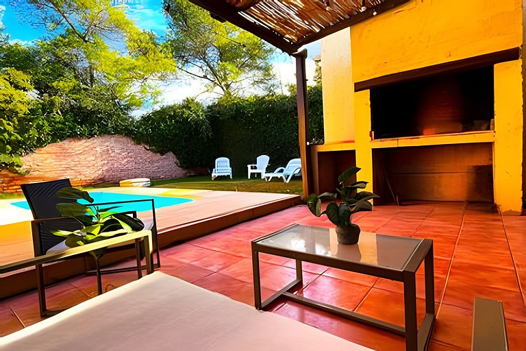 Hermosa Casa, Chacras de Coria-Pileta-Parrilla-AA