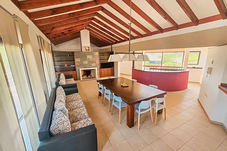 Hermosa Mansión c/pileta y jacuzzi -Barrio privado