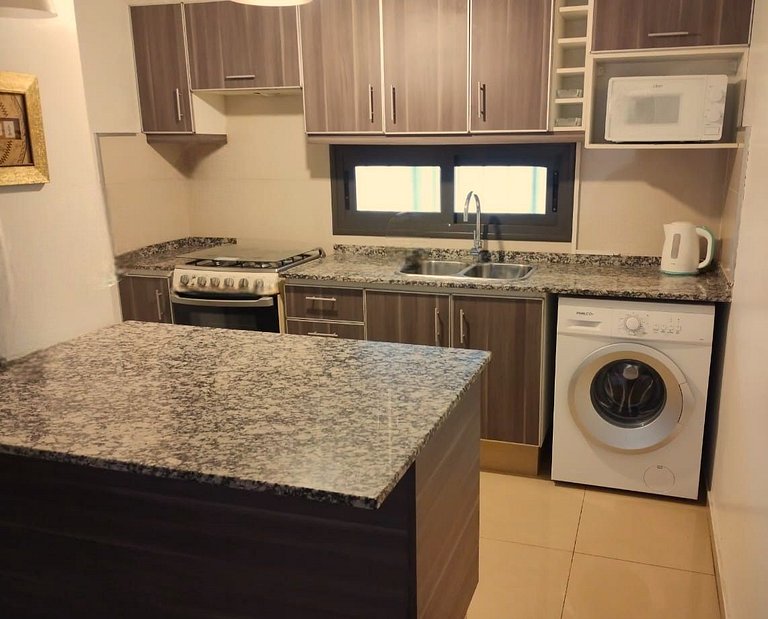 Moderna casa-Hermosa pileta-parrilla,Cochera,AA