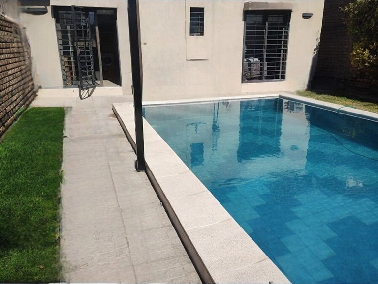 Moderna casa-Hermosa pileta-parrilla,Cochera,AA