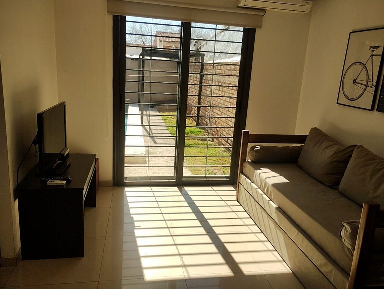 Moderna casa-Hermosa pileta-parrilla,Cochera,AA