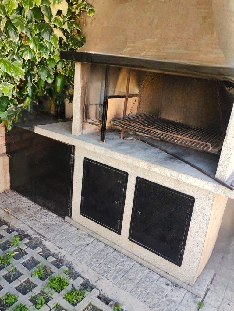 Moderna casa-Hermosa pileta-parrilla,Cochera,AA