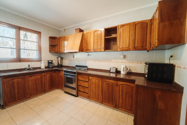 Cálida hab. c/baño privado y vista al jardín